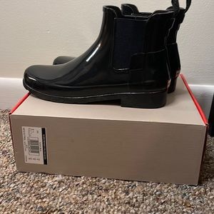 HUNTER Refined Chelsea Gloss Boots